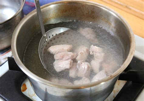 燙腚意思|認識「汆燙」與「川燙」